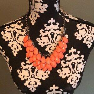 Fashion pink and gold necklace